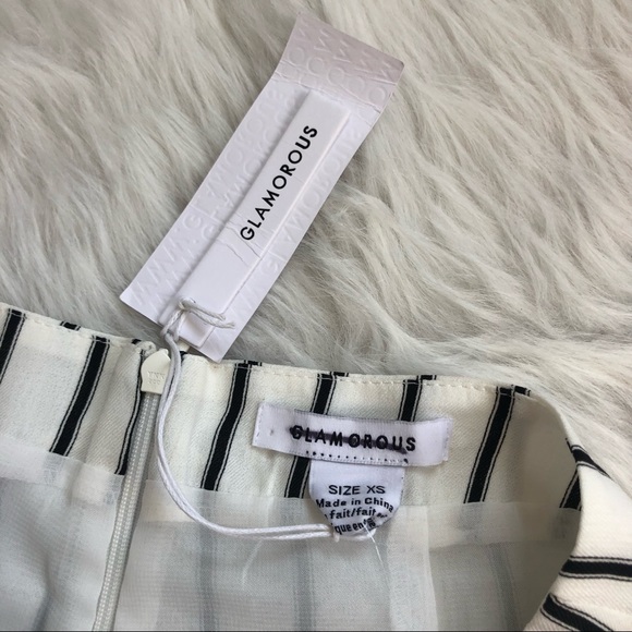 🚫 SOLD 🚫 Glamorous Black and White Striped Shorts - Picture 4 of 4